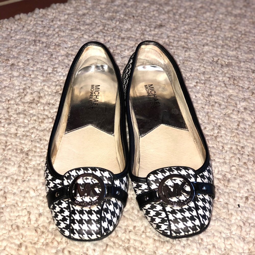 Michael Kors Size 9 Black and White MOC Flats